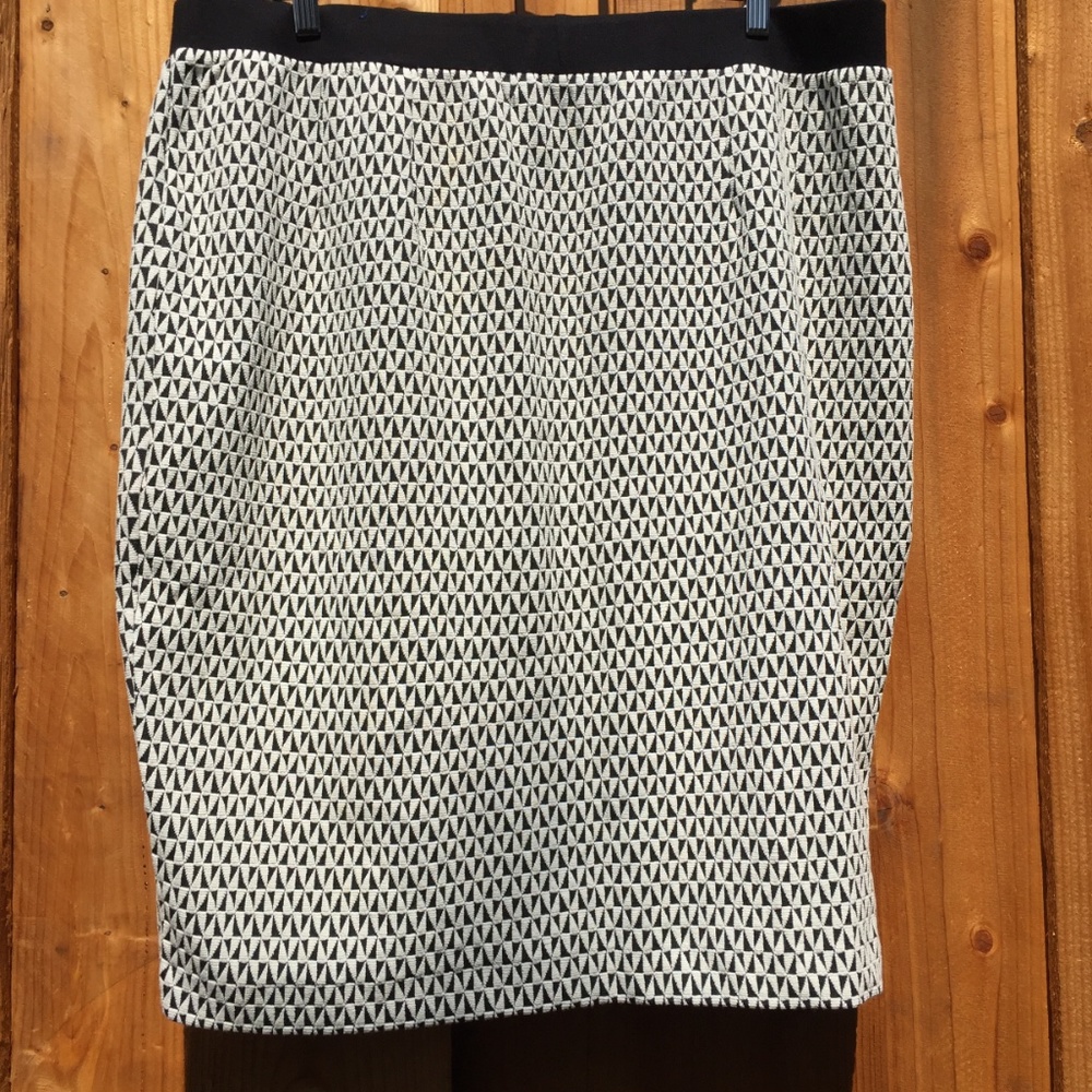 Brand New Indigo Poppy Black and White Skirt 3X - Picture 3 of 4
